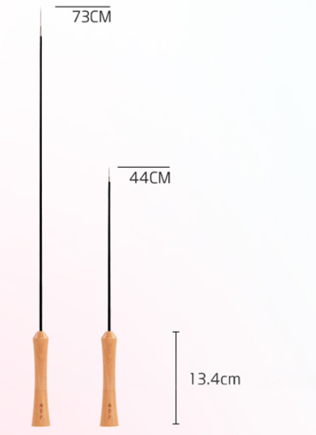 Dřevěná škádlící hůl pro kočky s peříčky